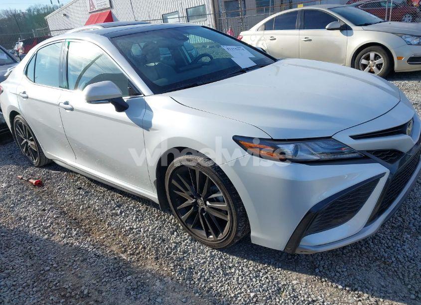 2022 Toyota Camry XSE (VIN 4T1K61AK5NU070912) main photo