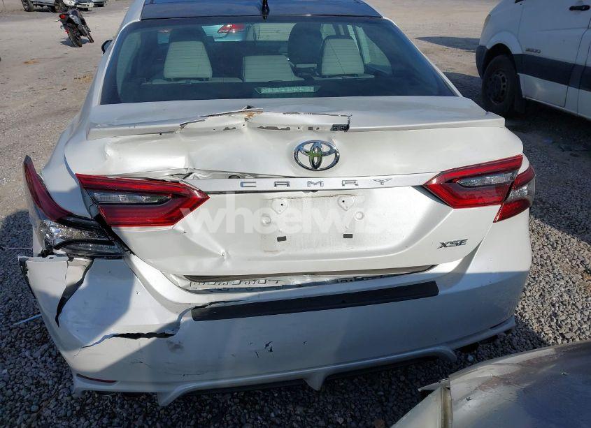 Photo 16 of 2022 Toyota Camry XSE (VIN 4T1K61AK5NU070912)