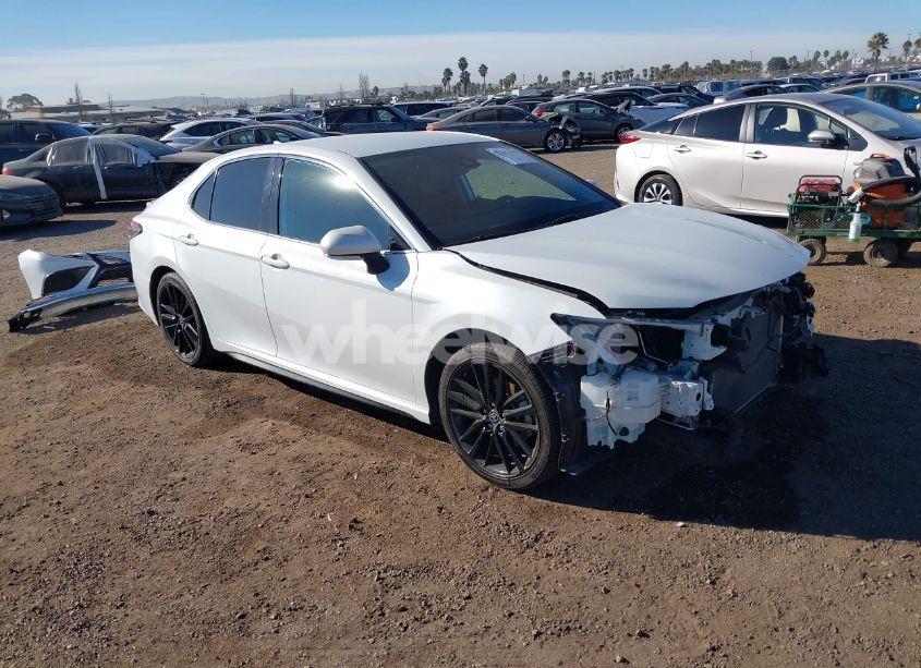2022 Toyota Camry XSE (VIN 4T1K61AK5NU621534) main photo