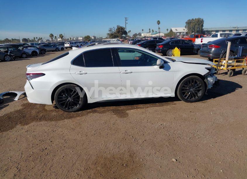 Photo 14 of 2022 Toyota Camry XSE (VIN 4T1K61AK5NU621534)