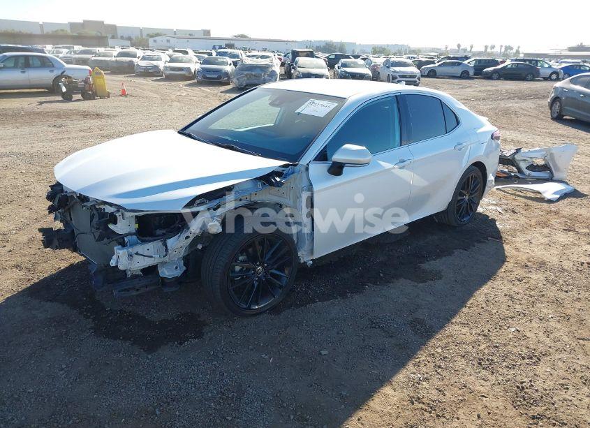 Photo 2 of 2022 Toyota Camry XSE (VIN 4T1K61AK5NU621534)