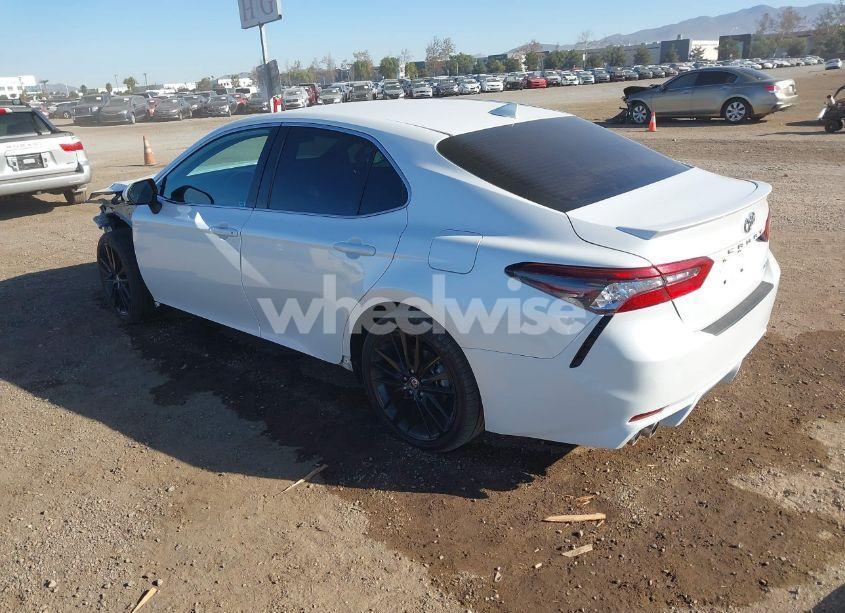 Photo 3 of 2022 Toyota Camry XSE (VIN 4T1K61AK5NU621534)