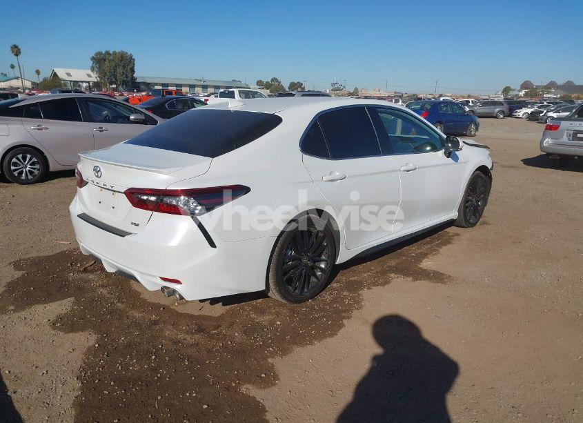Photo 4 of 2022 Toyota Camry XSE (VIN 4T1K61AK5NU621534)