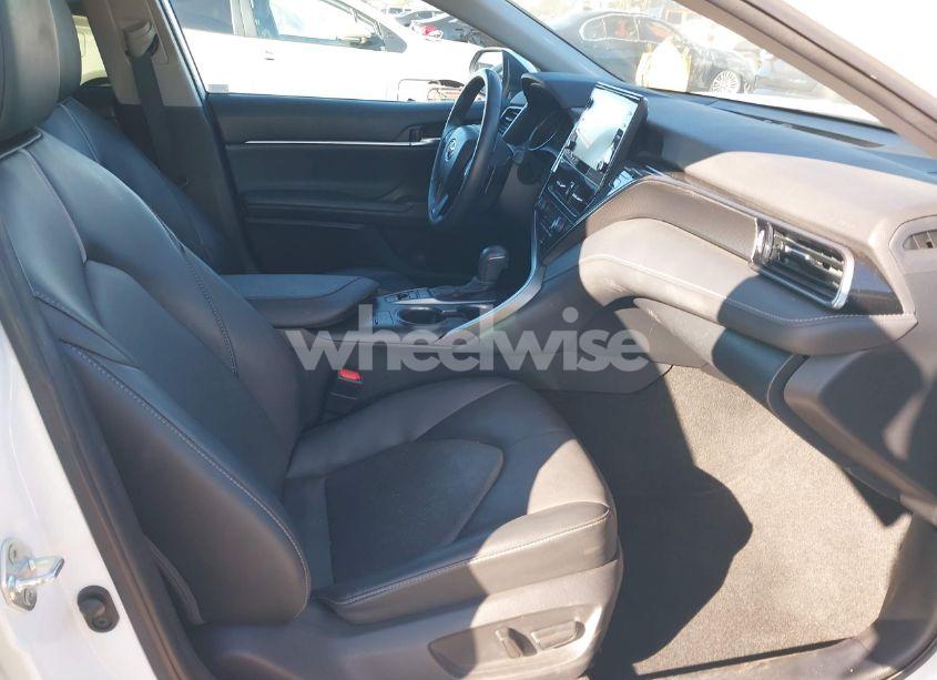 Photo 5 of 2022 Toyota Camry XSE (VIN 4T1K61AK5NU621534)