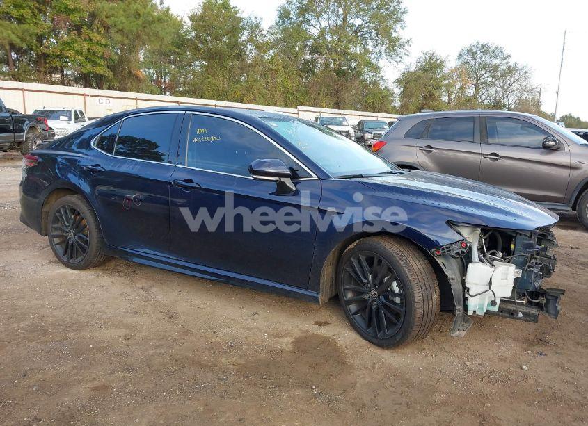 2022 Toyota Camry XSE (VIN 4T1K61AK5NU718183) main photo