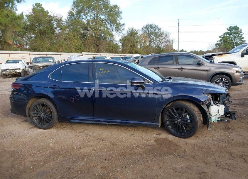 Photo 14 of 2022 Toyota Camry XSE (VIN 4T1K61AK5NU718183)