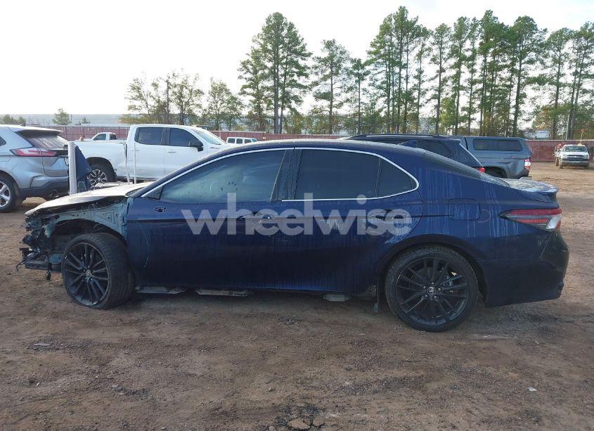 Photo 15 of 2022 Toyota Camry XSE (VIN 4T1K61AK5NU718183)