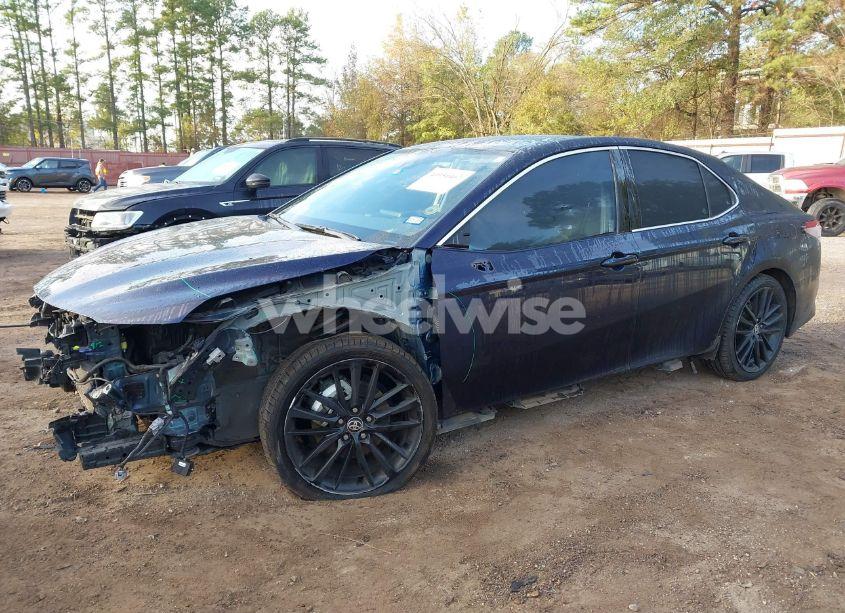 Photo 2 of 2022 Toyota Camry XSE (VIN 4T1K61AK5NU718183)