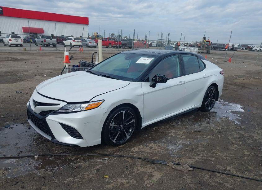 Photo 2 of 2020 Toyota Camry XSE (VIN 4T1K61AK6LU307100)