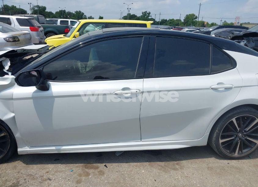 Photo 15 of 2020 Toyota Camry XSE (VIN 4T1K61AK6LU333969)