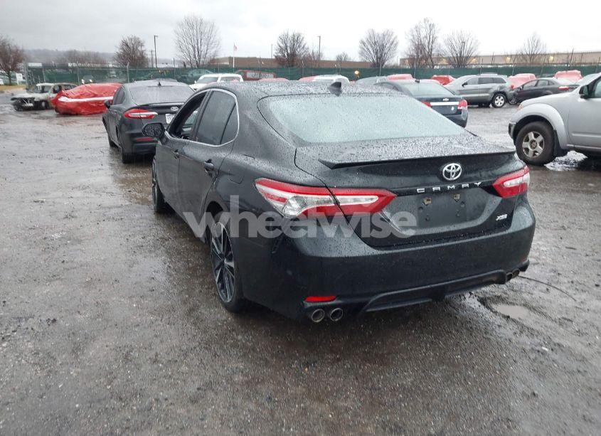 Photo 3 of 2020 Toyota Camry XSE (VIN 4T1K61AK6LU918695)