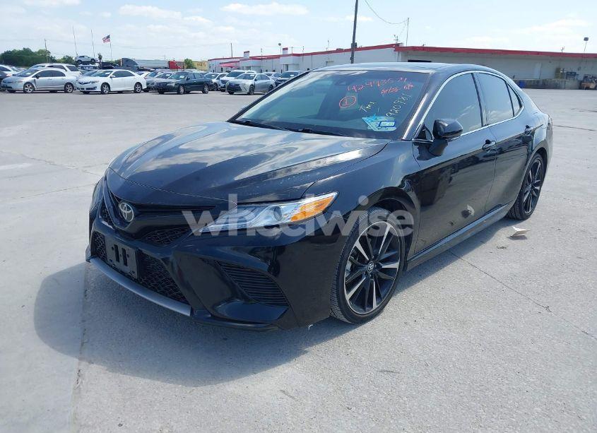 Photo 2 of 2020 Toyota Camry XSE (VIN 4T1K61AK6LU920981)