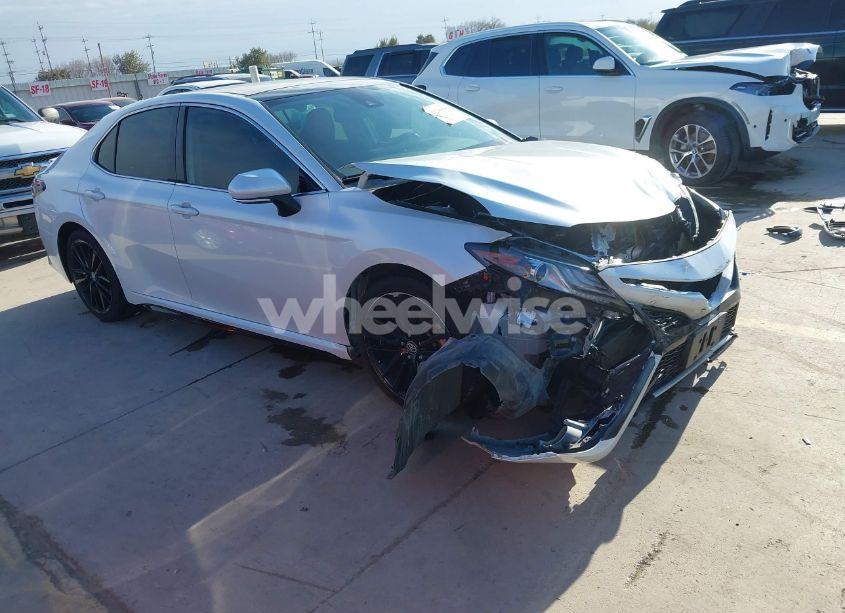 2021 Toyota Camry XSE (VIN 4T1K61AK6MU406159) main photo