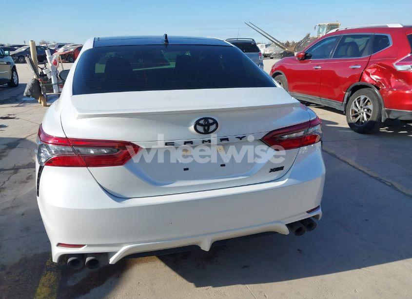 Photo 16 of 2021 Toyota Camry XSE (VIN 4T1K61AK6MU406159)