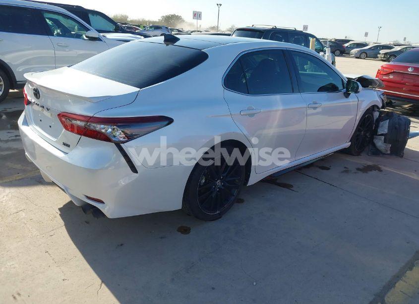 Photo 4 of 2021 Toyota Camry XSE (VIN 4T1K61AK6MU406159)
