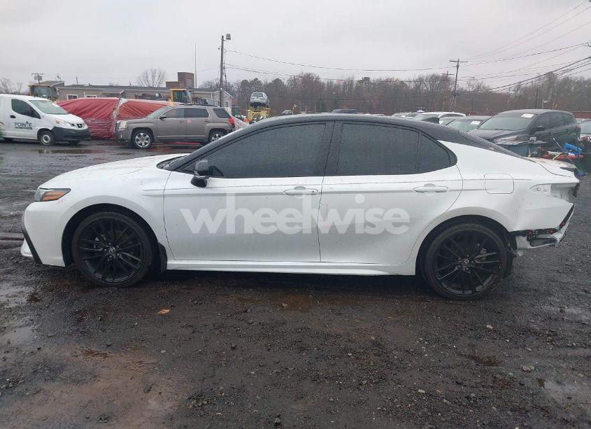 Photo 14 of 2021 Toyota Camry XSE (VIN 4T1K61AK6MU423513)