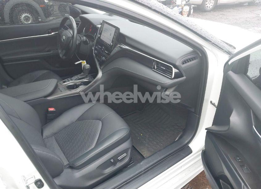 Photo 5 of 2021 Toyota Camry XSE (VIN 4T1K61AK6MU423513)