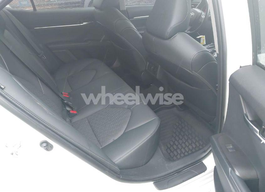 Photo 8 of 2021 Toyota Camry XSE (VIN 4T1K61AK6MU423513)