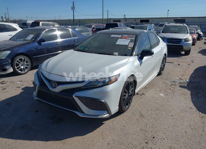 Photo 2 of 2021 Toyota Camry XSE (VIN 4T1K61AK6MU442806)