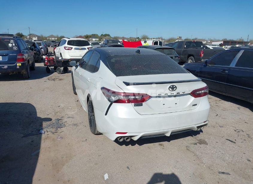 Photo 3 of 2021 Toyota Camry XSE (VIN 4T1K61AK6MU442806)