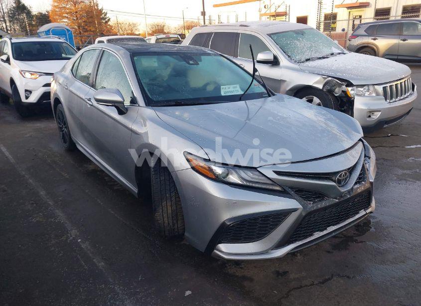 2022 Toyota Camry XSE (VIN 4T1K61AK6NU004773) main photo