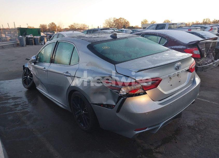 Photo 14 of 2022 Toyota Camry XSE (VIN 4T1K61AK6NU004773)