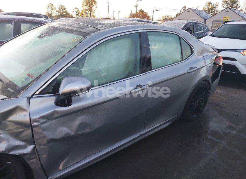 Photo 17 of 2022 Toyota Camry XSE (VIN 4T1K61AK6NU004773)