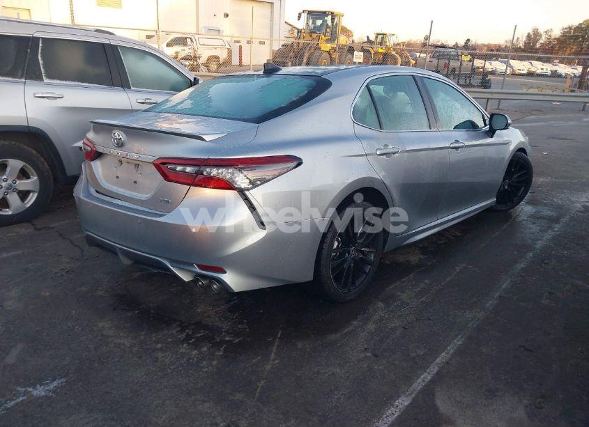 Photo 4 of 2022 Toyota Camry XSE (VIN 4T1K61AK6NU004773)