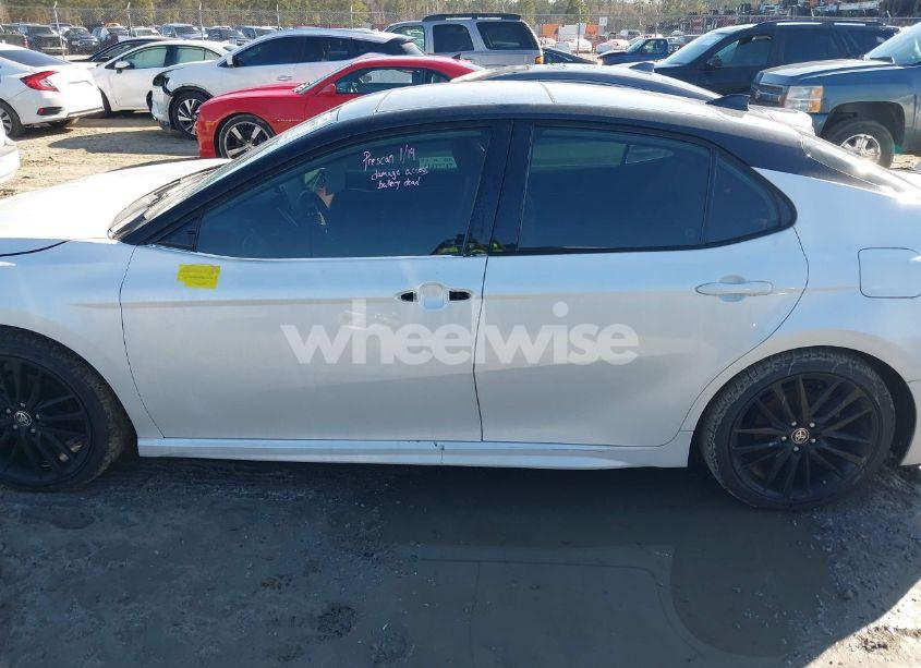 Photo 15 of 2022 Toyota Camry XSE (VIN 4T1K61AK6NU011836)