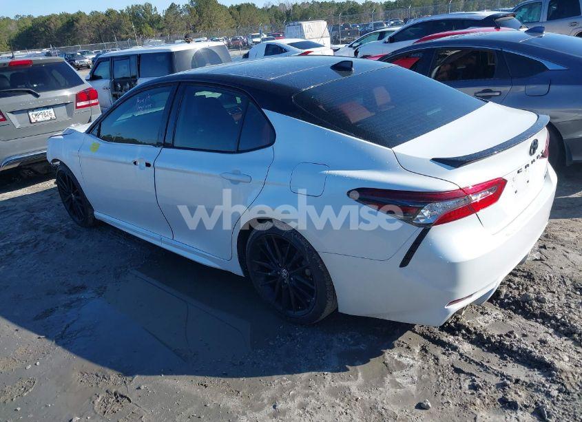 Photo 3 of 2022 Toyota Camry XSE (VIN 4T1K61AK6NU011836)