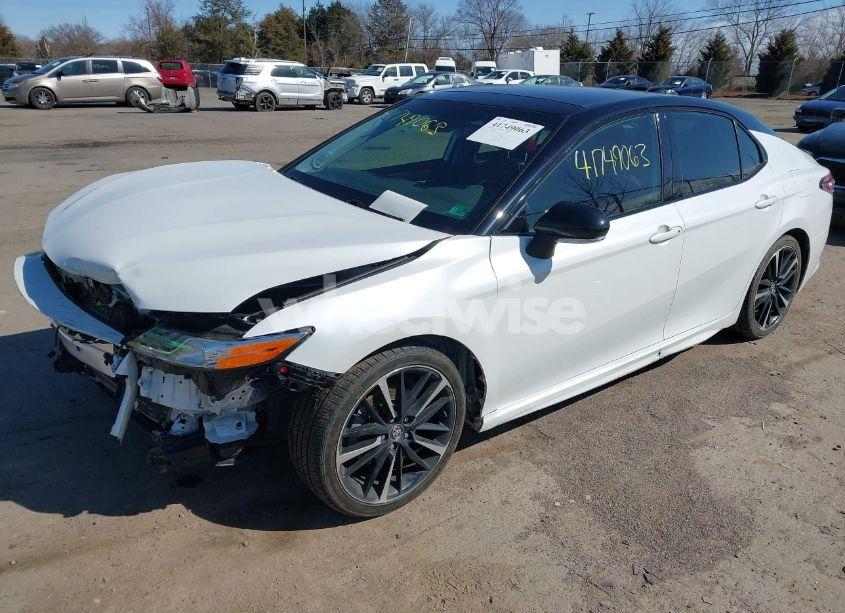 Photo 2 of 2020 Toyota Camry XSE (VIN 4T1K61AK7LU315139)