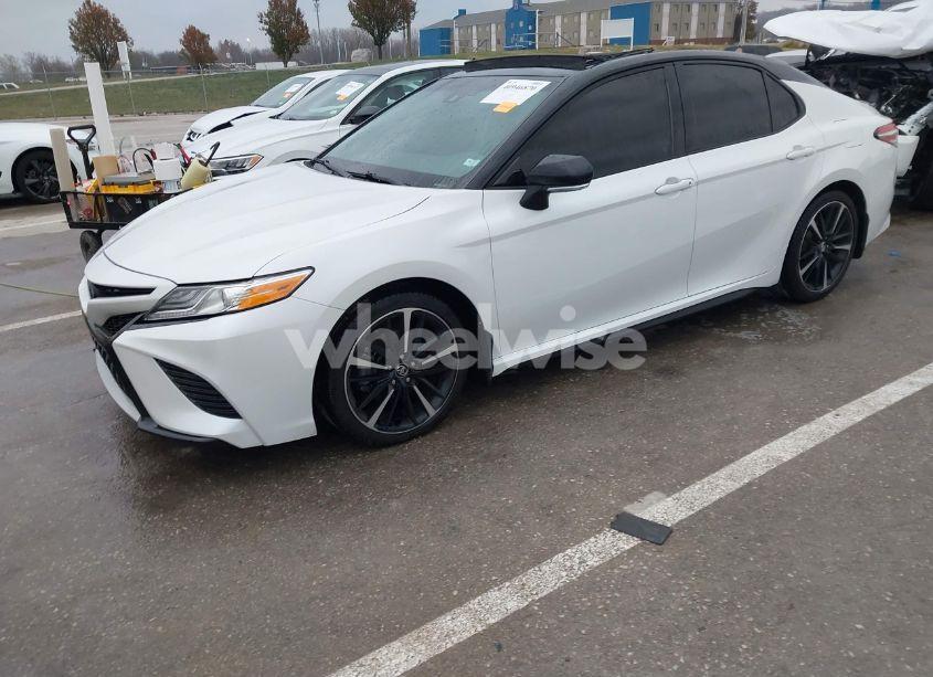 Photo 2 of 2020 Toyota Camry XSE (VIN 4T1K61AK7LU319739)