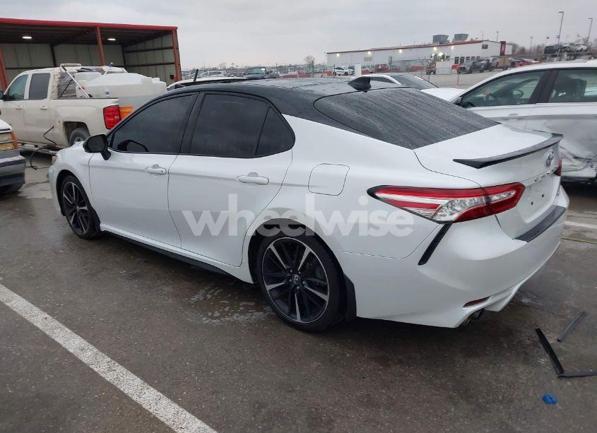Photo 3 of 2020 Toyota Camry XSE (VIN 4T1K61AK7LU319739)