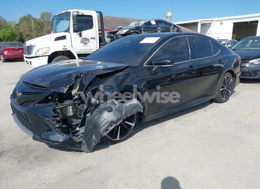 Photo 2 of 2020 Toyota Camry XSE (VIN 4T1K61AK7LU506589)