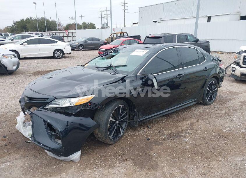 Photo 2 of 2020 Toyota Camry XSE (VIN 4T1K61AK7LU891894)