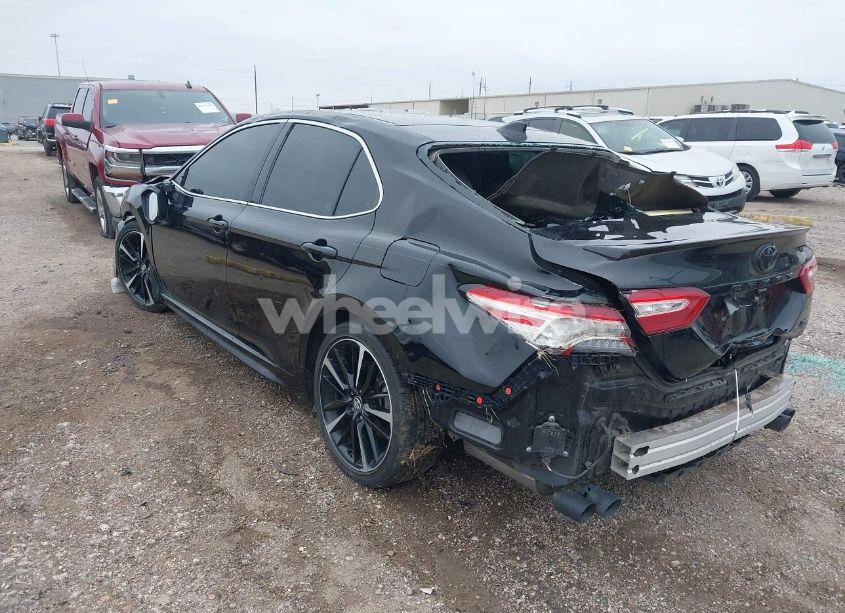 Photo 3 of 2020 Toyota Camry XSE (VIN 4T1K61AK7LU891894)