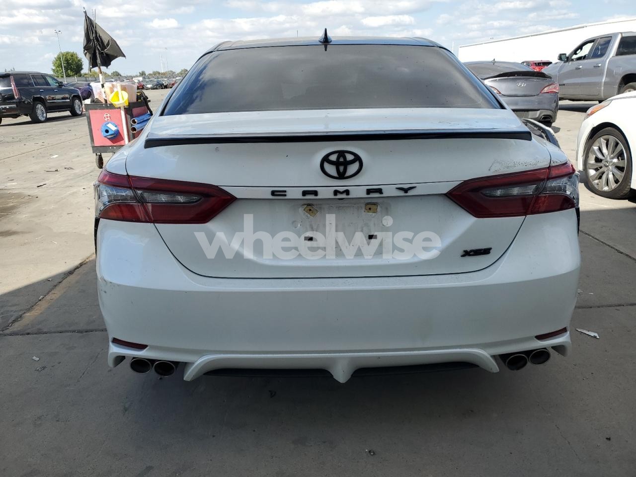 Photo 6 of 2021 TOYOTA CAMRY XSE (VIN 4T1K61AK7MU485888)