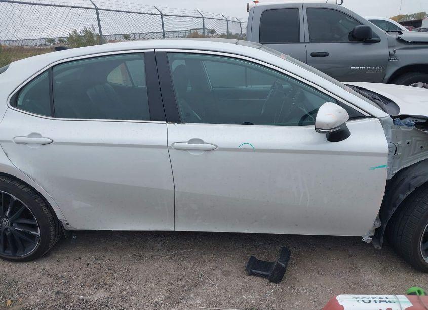 Photo 13 of 2021 Toyota Camry XSE (VIN 4T1K61AK7MU520669)