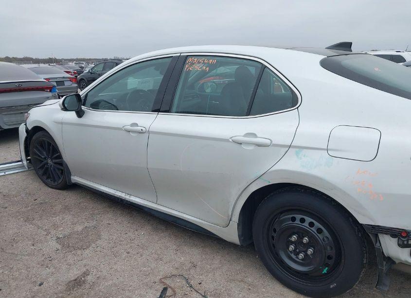 Photo 14 of 2021 Toyota Camry XSE (VIN 4T1K61AK7MU520669)