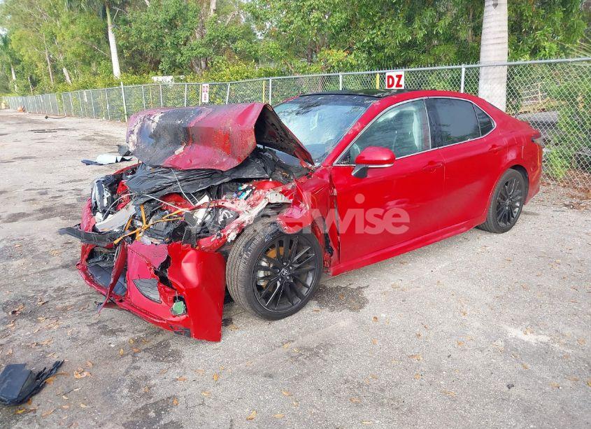 Photo 2 of 2022 Toyota Camry XSE (VIN 4T1K61AK7NU018584)