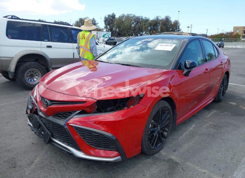 Photo 2 of 2022 Toyota Camry XSE (VIN 4T1K61AK7NU035255)