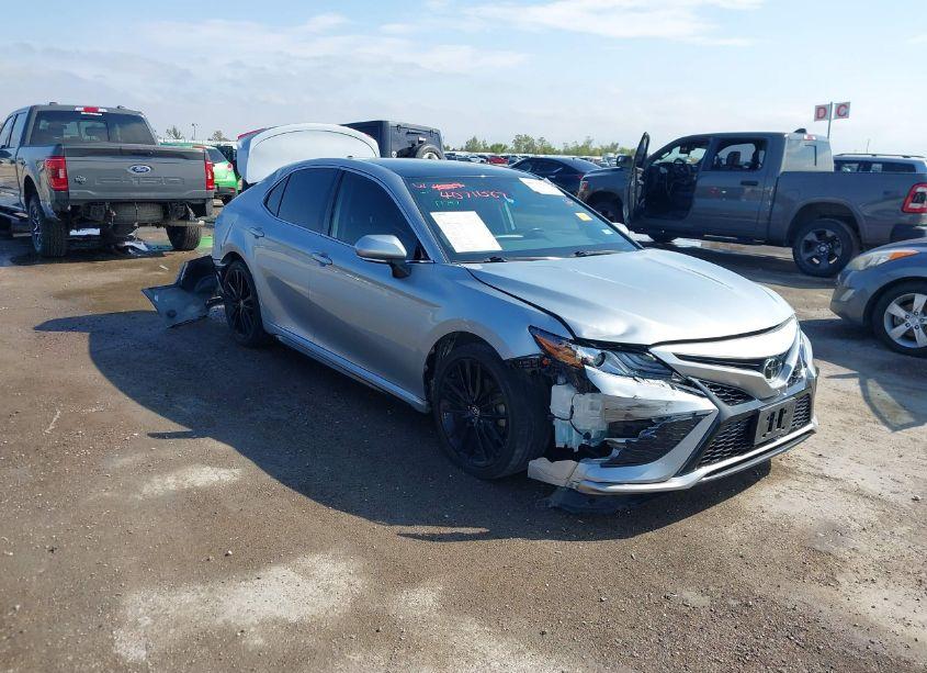 2022 Toyota Camry XSE (VIN 4T1K61AK7NU070202) main photo