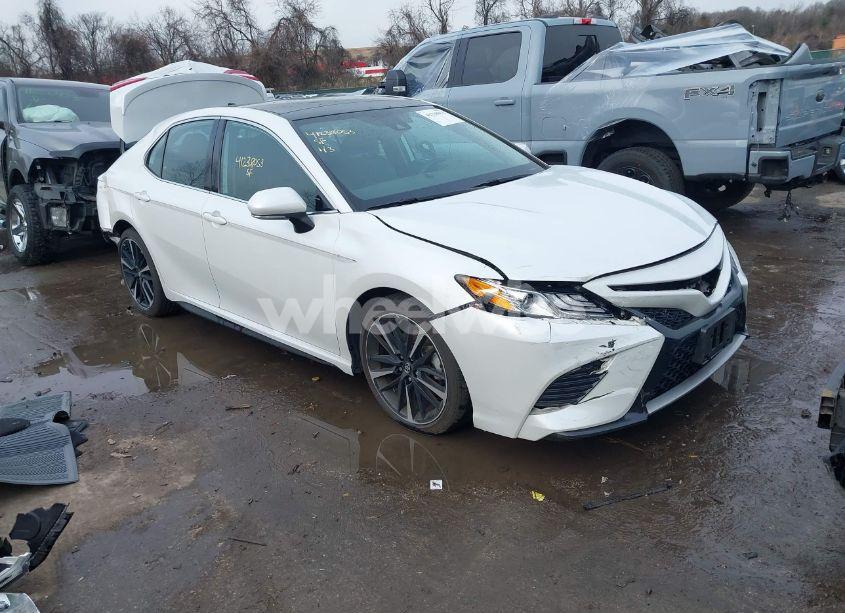 2020 Toyota Camry XSE (VIN 4T1K61AK8LU335352) main photo