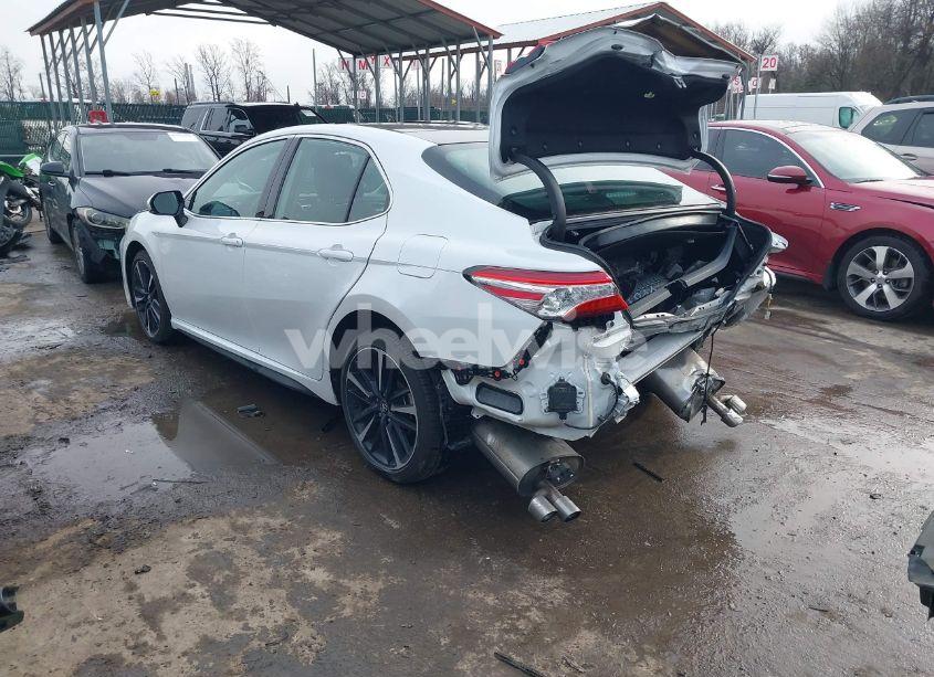 Photo 3 of 2020 Toyota Camry XSE (VIN 4T1K61AK8LU335352)