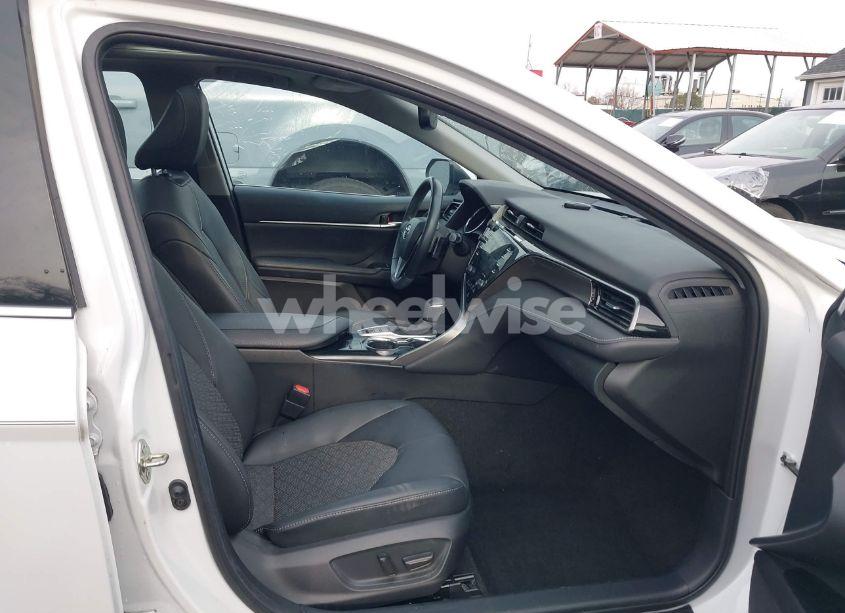 Photo 5 of 2020 Toyota Camry XSE (VIN 4T1K61AK8LU335352)