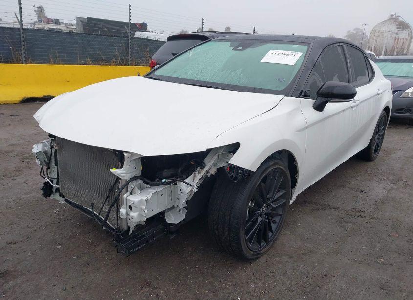 Photo 2 of 2021 Toyota Camry XSE (VIN 4T1K61AK8MU433752)