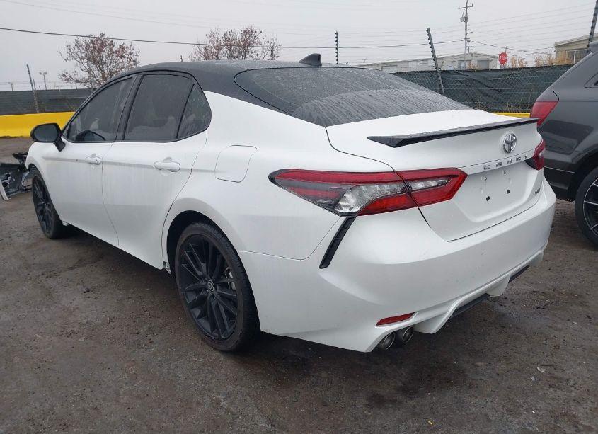 Photo 3 of 2021 Toyota Camry XSE (VIN 4T1K61AK8MU433752)