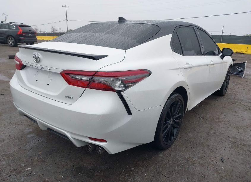 Photo 4 of 2021 Toyota Camry XSE (VIN 4T1K61AK8MU433752)