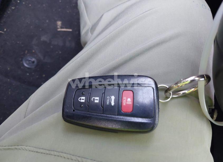 Photo 11 of 2021 Toyota Camry XSE (VIN 4T1K61AK8MU484541)