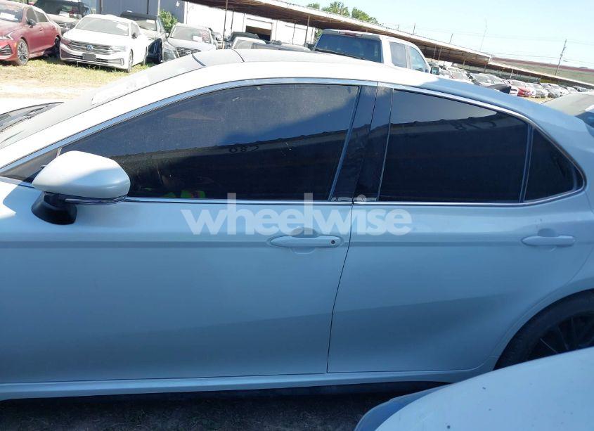 Photo 14 of 2021 Toyota Camry XSE (VIN 4T1K61AK8MU484541)